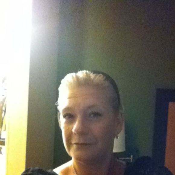 Meet your Posher, Carol - Picture 1 of 1